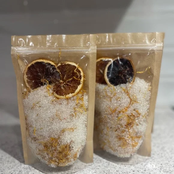 Hibiscus Lime Infused Bath Soak - 200g - Picture 2 of 5